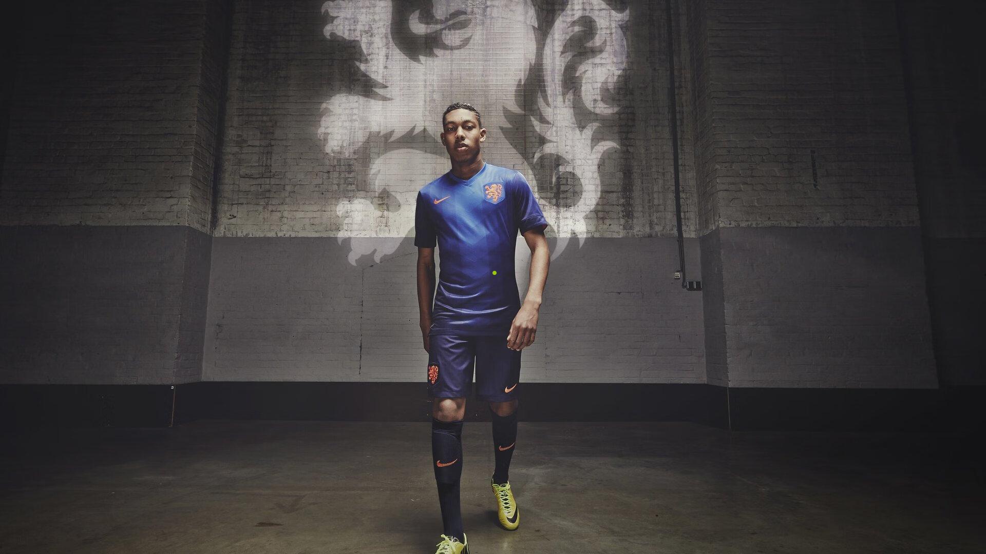 亚马尔换下风波引爆更衣室矛盾！弗里克强硬警告，再闹情绪直接替补